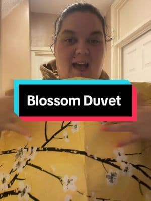 My new duvet🥹 #tiktokshop #tiktokmademebuyit #summersale #duvet #duvetset #kingsize #kingduvet #blossom #spotlight #spotlightfinds #bedding #bedduvet