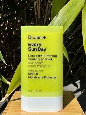 ☀️ Sun Protection That Glides Over Makeup? Yes, Please! 😎 I’ve been testing the Dr.Jart+ Every Sun Day™ Ultra-sheer Priming Sunscreen Stick SPF 30, and I’m genuinely impressed! ✨ This compact little stick has become a handbag must-have. It’s designed to be applied over makeup and it works beautifully. The texture is super lightweight, almost invisible, and it doesn’t mess up my base at all - no smearing, no pilling, just a smooth glide that leaves my skin protected and looking fresh. Formulated with hyaluronic acid, it hydrates while protecting, which is perfect for my combo skin. It gives a lovely soft finish, almost like a primer, and feels weightless throughout the day. No greasy residue or white cast either! What I love most is how portable and easy to reapply it is. Whether I’m out running errands, at the park with the kids, or doing a midday top-up, it’s fuss-free and genuinely convenient. Thank you @Dr.Jart+ North America and @Picky Shop: for letting me try this gem. This one is definitely coming with me everywhere this summer! #pickyxdrjart #drjart #giveaway #kbeauty #koreanskincare #sunscreen #ad #gifted