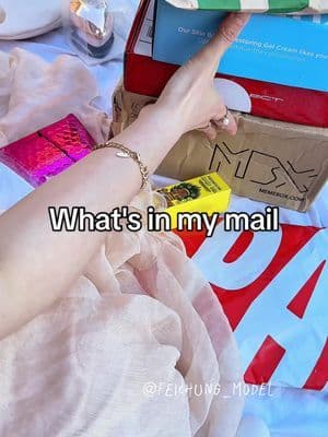 Unboxing with me!💕 I will 🔗 all featured products to my LTK shop and Amazon store as well.✌️ Follow me for more exclusive content! @Maybelline NY tte + poreless sunscreen @Benefit Cosmetics lip + cheek stain / Highlighter @Parade corset @Kaja Beauty Lip Balms @Skinfix skin barrier restoring gel cream @Dermelect Sleep Serum. @kahi_global Wrinkle Bounce Multi Balm Facial Moisturizer @refa_usa HEART BRUSH ROSE GOLD | Heart Shaped Detangling Brush @Mediall Korea Premium K beauty Hair Oil for Frizzy and Damaged Hair @theinkeylist tripeptide plumping lip balm #ttscal #skincare #haircare #skinfix #benefitcosmetics #kbeauty #amazonfinds #ltkbeauty #maybelline #kajabeauty #beautytok #unboxing #ugccommunity