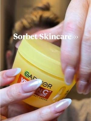 I’ve never felt anything like it ✨🍋 @Garnier UK Perfect for: ✨ Dry & dehydrated skin ✨ Everyday lightweight moisture ✨ Makeup prep ✨ That fresh, healthy glow #garnier #garniersorbetcream #tiktokmademebuyit #springsale #skincare