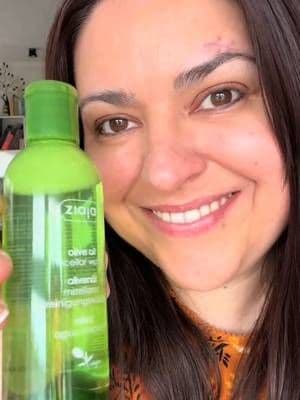 ✨ Say hello to effortless cleansing with Ziaja Olive Oil Micellar Water! 🫒 This little green gem isn’t just micellar water - it’s a skincare essential for dry and sensitive skin. Infused with nourishing olive oil, it gently removes makeup, dirt, and impurities while leaving the skin soft, hydrated, and fresh. No greasy residue, no tightness - just a natural, healthy glow! It’s also vegan and super gentle, making it perfect for everyday use, even around the delicate eye area. Plus, that fresh, subtle scent? So calming! I’ve been loving how easy it makes my cleansing routine, especially on busy days when I need a quick but effective refresh. 🛍️ Want to try it for yourself? Use my code ANIA10 for 10% off your Ziaja favourites! @ziaja #gifted #ad #loveziaja #brandambassador #ziaja #micellarwater #oliveoilskincare #veganskincare #skincareroutine #glowingskin #skincarecommunity #beautyreview #clearskin #glow_with_ania #hydratedskin #crueltyfreeskincare