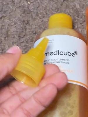If your skin still feels rough after showering… you’re missing THIS 😩✨ smoother, softer, glowing skin starts here!! #tiktokshop #tiktokmademebuyit #bodycare #exfoliation #medicubeskincare