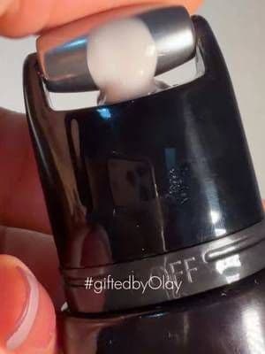 @Olay Skin Care Probando el Olay Face & Neck Lifting Treatment ✨ Me encanta la sensación refrescante del roller y lo fácil que es incorporarlo a mi rutina diaria. #giftedbyOlay