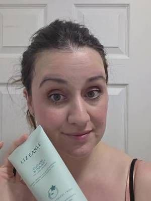 #AD Come and do my evening cleanse with me using the Liz Earle Cleanse & Polish Hot Cloth Cleanser. I start by applying a grape-sized amount onto dry skin and gently massaging it in circular motions to melt away makeup, SPF, and the day. Next, I run the Liz Earle cloth under warm water, wring out the excess, and press it onto my skin for a few seconds — honestly, this part feels so relaxing. Then I gently polish away the cleanser using the warm cloth, making sure not to tug at my skin. I rinse the cloth and repeat until my skin feels fresh, clean, and super soft. And that’s my skin prepped and ready for the rest of my skincare routine. Shop via my affiliate link for discount or use the link in my bio ♥️ https://community.lizearle.com/s/lucy.s @lizearlebeautyco #cleansingcollective #lizearlebeauty #skin #skincare