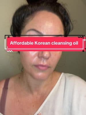 This one has minimal ingredients, no harsh chemicals and it’s on a huge sale for the holidays #cleansingoil #sensativeskin #klairs #tiktokshopholidayhaul #tiktokshopcreatorpick @dear, Klairs