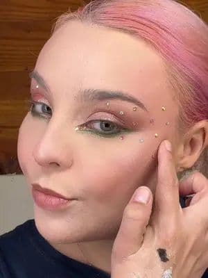 Had to do this to midnight sun!! 🌞 @Zara Larsson #midnightsun #zaralarsson Using @Opulent Babe Cosmetics Garden Fairy eyeshadow palette, fairy highlighter & astromeria lipgloss #fairymakeup #gifted #fairycore