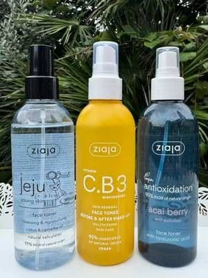 ✨ 3 Ziaja Toners I’ve Been Loving ✨ Each one has its own unique charm – here’s a quick breakdown: 💙 Jeju Face Toner Perfect for young or combination skin – refreshing, hydrating, and packed with natural salicylates from cistus & camellia. A great first step after cleansing! 💛 Vitamin C.B3 Face Toner Infused with niacinamide and multivitamins, this glow-boosting toner is ideal for prepping and refreshing the skin before & after makeup. Vegan and 95% naturally derived. 💜 Acai Berry Antioxidation Toner This pollution-fighting formula with acai and hyaluronic acid offers a soothing, hydrating finish. Perfect for tired, dull, or city-stressed skin. Which one would you choose? 👀 You can grab them at www.ziajaonline.co.uk and save 10% with my code ANIA10 🛍️ @ziaja #ad #gifted #Ziaja #BrandAmbassador #TonerEssentials #CrueltyFreeBeauty #Glow_with_Ania
