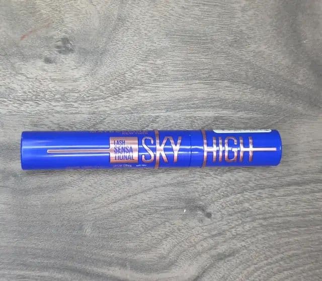 When your mascara isnβt playing it safe π Maybellineβs blue mascara adds the perfect electric touch, length, volume, and a bold twist that makes every blink unforgettable self purchased @Superdrug @MaybellineUK #maybeitsmaybelline #ad #bluemascara #Maybelline #fyp