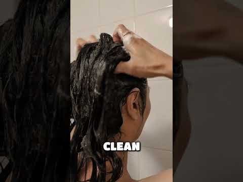 I've partnered with CeraVe 💙
Wash day routine featuring the CeraVe Anti-Dandruff Hydrating Shampoo ✨
I love adding th