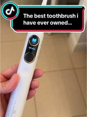 I seriously love this toothbrush so much my teeth feels so incredibly clean after every brush. I am skeptical that there’s another toothbrush that would be this one! #creatorboostcamp #giftguide #ttsdelight #spotlightfinds #giftsforhim #giftsforher #freshforwinter #toptierdecember #newyearnewaura #tiktokshopholidayhaul #tiktokshopcreatorpicks #usmile #usmiletoothbrush