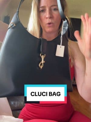 Think this is a cute way to do gifts! @CLUCI #Brooklyn #hobobag #everydaybag #pursetok #tiktokmademebuyit
