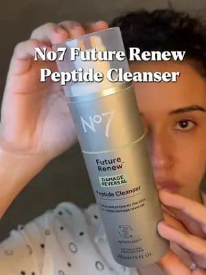 Your cleanser shouldn’t leave your skin feeling stripped ✨ The @no7uk Future Renew Peptide Cleanser is made for skin that feels dry, dull or stressed from everyday damage. With peptides, niacinamide, hyaluronic acid + vitamin C, it cleanses while helping support the skin barrier, hydration and brightness. It’s creamy, gentle and leaves the skin soft instead of tight. Perfect for sensitive or dehydrated skin that wants anti-aging benefits without harshness. @no7uk #AD #FutureRenew #No7Beauty #no7BeautyCommunity #skincare
