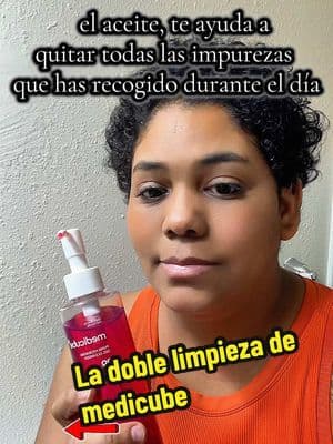 La doble Limpieza de Medic, Yura, el aceite de limpiador no solamente te sirve para desmaquillante. No también te sirve para quitar las impurezas que has recogido durante el día. También cuenta con un jabón de permiso salmón al 99.%, lo cual es excelente para poder que tu rostro quede hidratado y con vida, recuerda que las principales líneas de expresión es porque no te quitas el maquillaje o no te cuidas bien tu rostro, o no te lo lavas antes de dormir, empieza a cuidar tu rostro@medicube US Store @medicube global #pdrn #medicube #fyp #skincare #love #skincare #pdrnhydratinggelcleanser #glowrecipeblueberrybouncegentlecleanser #medicubeblackfridaypdrncollagencapsulecream #cleanseandhydrate #hydratingfacialcleanser #doublecleansingroutine #medicubedoublecleanser #medicubedoublecleansingduo #blueberrybouncecleanser #calendulabalancingfoamgelcleanser #beauty #beaut #viral #foryoupage #fyp #skincareproducts #paratiiiiiiiiiiiiiiiiiiiiiiiiiiiiiii #tiktokshop