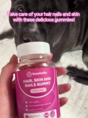 I could eat these all in one sitting lolol #hairskinnails #ad #rosabella #dailygummies #healthsupplements