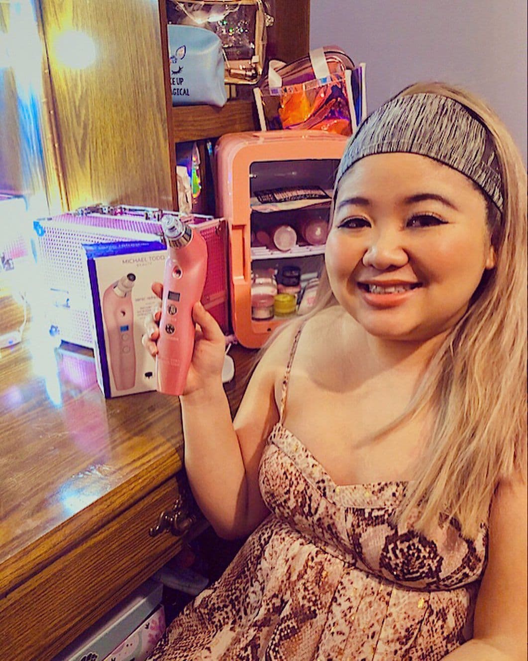 But first, let me take a #Shelfie 💕💯💄Thank you @michaeltoddbeauty for this #complimentary Sonic Refresher (a microder