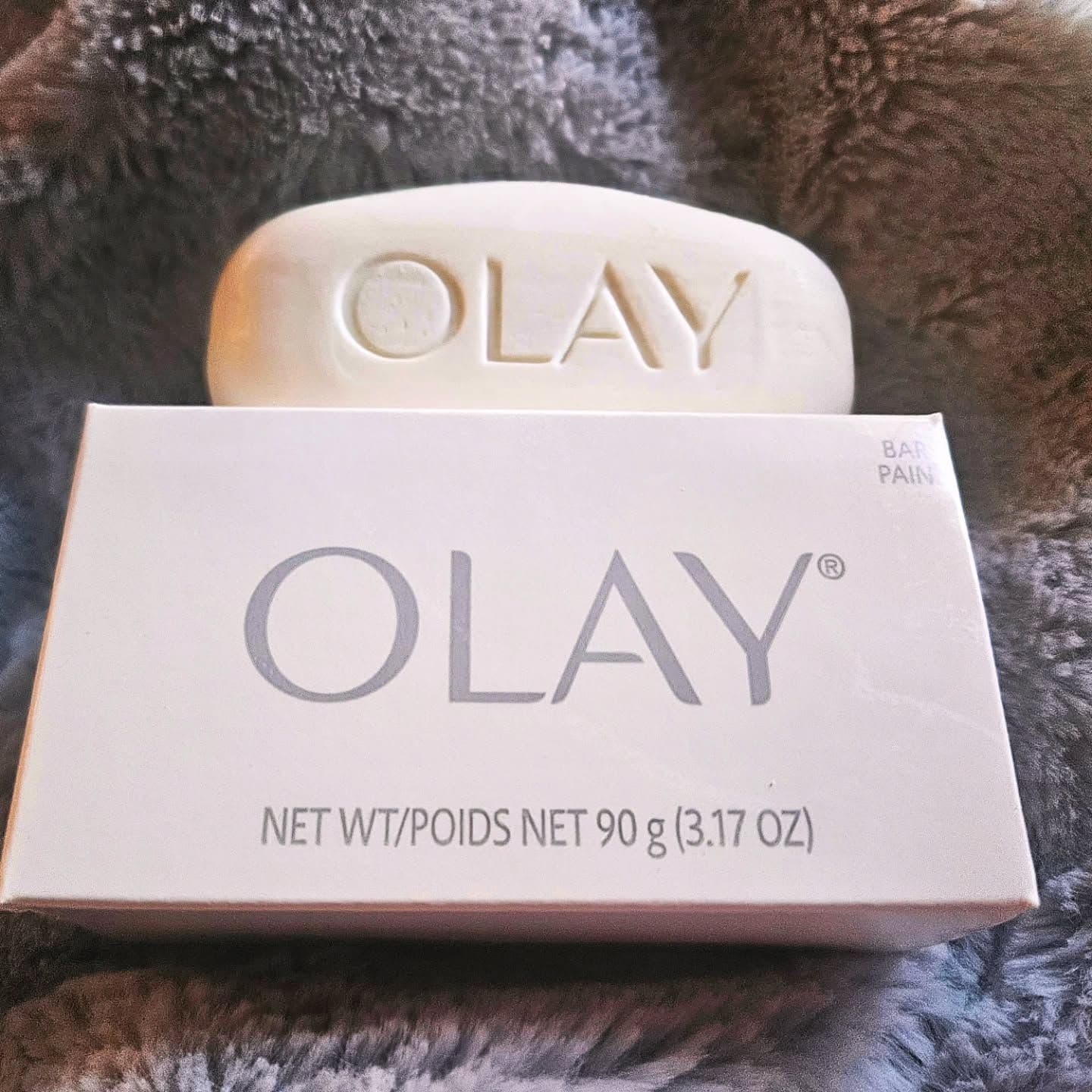 I’ve been using the Olay Ultra Moisture Hydrant Bar Soap, and I’m honestly impressed! 🧼✨ The scent is fresh and light,