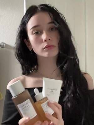 Plz bare with my voice im sick and trying not to laugh the whole time 😔😋 #SKIN1004 #tiktokshopcreatorpicks #tiktokshop #koreanskincare #tiktokmademebuyit
