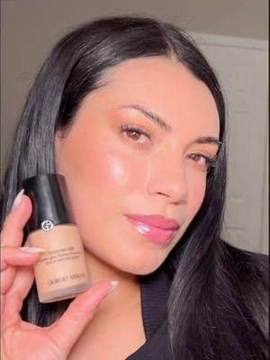 @armanibeauty @sephora #GiftedByArmani La Luminous Silk Foundation tiene ese acabado que parece filtro… pero real. ✨ Glow suave, piel pareja y cero sensación pesada. Definitivamente, un “sí” para cualquier look. 🤍 #LuminousSilk #ArmaniBeauties Luminous Silk Foundation