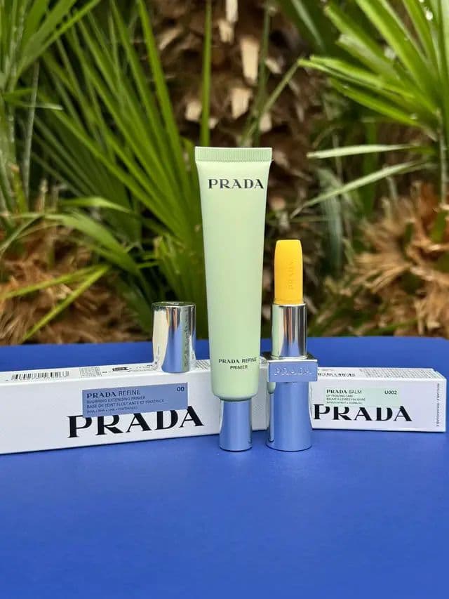 #AD ✨ For me, summer is all about keeping things simple, fresh and fun. Whether I’m enjoying a sunny garden coffee, heading out for lunch, or making the most of a warm evening, the Prada Banana Balm adds a beautiful golden sheen. I love how one product can work with so many different looks. The Banana Balm gives lips and cheeks a soft, luminous finish, while the Refine Blurring Extending Primer creates the perfect smooth base underneath. My favourite summer moment has to be those golden hour evenings when everything feels a little more magical ✨🌴 @pradabeauty #PRADABEAUTY #MyBananaBalm3Ways #LorealistarUK #glow_with_ania