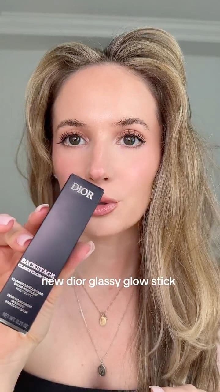 the glow speaks for itself ✨ #diorbeauty #highlighterstick #luxurymakeup #giftedbydiorbeauty @diorbeauty