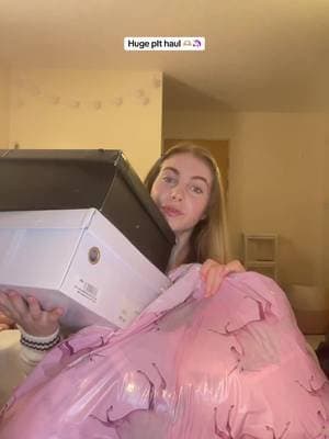 Plt haul!! Drop a comment if you want any codes!! π¦ Try on coming tomorrow π«ΆπΌ @prettylittlething #plt #ad #gifted #classofplt