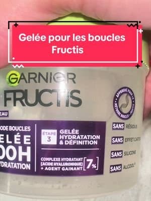 Je cherchais un produit simple pour compléter ma routine boucles et je suis tombée sur cette gelée Garnier. 💜 Hydratation 💜 Définition 💜 Texture légère Je comprends pourquoi elle est aussi populaire sur TikTok Shop 😍 🛒 Produit disponible dans le panier. @Garnier #Garnier #cheveuxboucles #dufraispourlautomme #offrespourtoi #TikTokShop