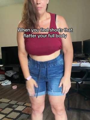 Denim shorts with an elastic waiste for comfort #denimshorts #jeanshorts #plussizeclothes #plussizeclothing #tiktokshopsummersale @BloomChic
