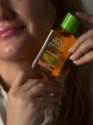 Smooth, polished hair - even in humidity ✨ I’ve been looking for styling products that actually work, not just look good on the shelf and this @Garnier USA Fructis duo has become my go-to. Fructis Moroccan Sleek Smoothing Hair Oil is my must-have for the lengths. It softens the hair, reduces frizz, adds shine and leaves it looking smooth and healthy without weighing it down or making it greasy. To lock the style in I use Fructis Sleek & Shine Anti-Humidity Hairspray. It keeps my hair in place, protects against humidity and helps maintain that sleek finish all day long without stiffness. The perfect combo for smoothness, shine and long-lasting control 💚 #giftedbygarnier #garnierstyling #ugchair #ugccommunity #haircareroutine @Garnier ES @Garnier Portugal