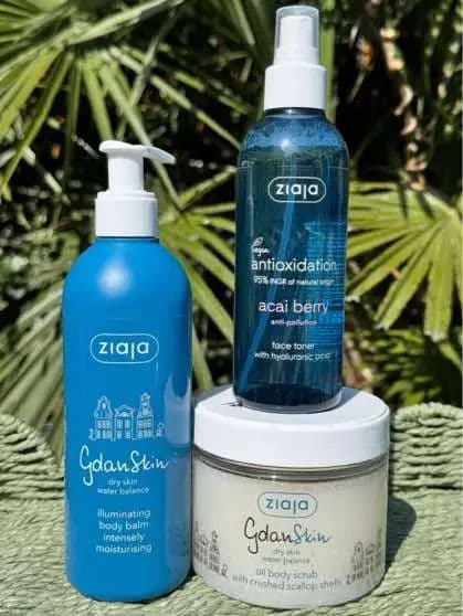 Proud to be a Ziaja brand ambassador, because their skincare never misses - effective, affordable, and a true treat for the senses! This trio right here is a summer essential: 🩵 GdanSkin Illuminating Body Balm: Richly moisturising with a dewy glow 🩵 Acai Berry Antioxidation Toner: Packed with hyaluronic acid, fights pollution and smells absolutely divine - fresh, fruity, and so uplifting! 🩵 GdanSkin Oil Body Scrub: With real crushed scallop shells, it buffs away dullness and leaves your skin baby-soft and glowing ✨ 🌱 Vegan-friendly, sensory heaven, and gentle enough for everyday use. 🛍️ Use my code ANIA10 to get 10% off - treat yourself! @ziaja #Ziaja #ZiajaSkincare #AcaiBerryToner #GdanSkin #PolishSkincare #VeganBeauty #SummerGlowUp #ScentedSkincare #Glow_with_Ania #ANIA10 #BodyCareRoutine #AffordableSkincare #TonerThatSmellsGood #Ad #Gifted