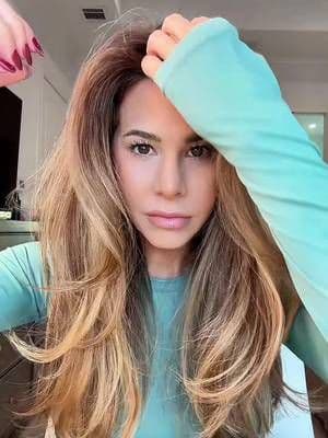 Volumizing spray that actually works not crunchy, not sticky 👀🔥 Color Wow Style on Steroids 🔥 The only texturizing + volumizing spray that won’t dull your color or make your hair sticky. Salon results at home 💁🏼♀️✨ #colorwow #tiktokshopfinds #volumehair #hairstylist #bighair @Color Wow Hair @Chrisappleton1
