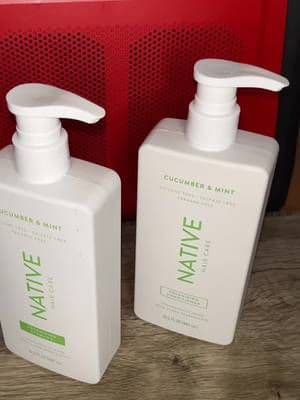 #native #influencer @influenster @Nativeahaircare Adiós pelo sin volumen y dile hola al pelo sedoso y adiós al pelo dañado y con mucho más volumen sin silicone menos pelos enredados y más pelo suelto #complimentary #GiftedByNative #NativeCucumberMintHairCare @Native