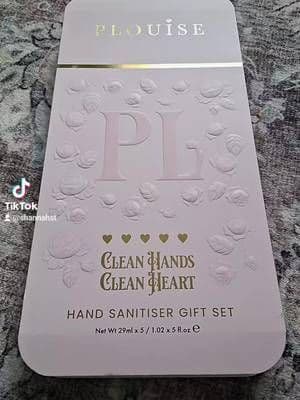 The ultimate hand-care glow up is here! ✨ The P.Louise Clean Hands, Clean Heart set isn't just a sanitiser—it’s an accessory. With five stunning, floral-embossed bottles and gold clip-on chains, you can keep your hands fresh and smelling divine wherever you go. Perfect for your keys, bag, or as the cutest gift for your bestie. 💖
#giftideaforher #plouise #shop #shopee #tiktokshop #musthave #tiktokshopfinds #cleanhandscleanhearts #sanitize #giftideas #fypシ゚viral🖤tiktok