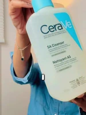 My face is skin, not a frying pan. I used to think scrubbing harder meant cleaner skin, but skincare is about protecting your skin barrier, not stripping it. I’m switching to a gentler approach with CeraVe cleansers that help cleanse while supporting my skin barrier. @cerave #LorealistarCA #GiftedByCeraVe #CeraVeCleanser @CeraVe @Lorealistar r #CeraVe #SkinBarrier
