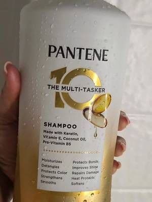 I’ve used it, and here’s my thoughts on Pantene Multi-Tasker 10 shampoo + conditioner. CLAIMS: 10-in-1: cleanses, moisturizes, detangles, adds shine, strengthens, protects color, reduces frizz, helps with heat protection, smooths, and makes hair feel softer. It has Pro-V, vitamin E, B5, keratin, and coconut oil in the formula. 32ku MY EXPERIENCE. Scent + feel: it’s strong, “luxurious,” floral/fruity, and it lingers after washing. If you like perfumed hair products, you’ll like this. Left my hair soft and shiny after one wash. Sadly build-up over time so definitely needs to follow up with clarifying shampoo eventually. Frizz control is okay, not amazing. All in all, it does “multitask” in the sense that the conditioner is rich enough to skip a detangler, and your hair will smell/look nice same day. But it’s not a replacement for a deep treatment if your hair is really damaged. If I had to rate this, it'll be a 7/10. @influenster @Pantene #complimentary #pantene #GiftedByPantene #AvailableAtCostco