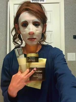 I love MEDICUBE clear and glow bundle skin care set guys. It’s amazing. ##ClearAndGlowBundleSet##MEDICUBE##SkinCareRoutine##TikTok##TikTokShop##TikTokCreator##KoreanSkinCare##ViralSkinCare##SkinCareForAll##SkinCareForMatureSkin##SkinCareNightroutine##HydratingSkin##GlowSkin#BrighterSkin ##SkinCareRecommendations@@medicube global@@medicube US Store