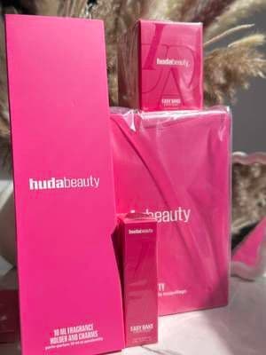 @Huda Beauty โจ๐ฆ Unboxing my HUDA BEAUTY Easy Bake Intense order and I'm already obsessed. ๐ค๐ฐ Inside was the Easy Bake Intense Eau de Parfum, the matching travel spray, the cutest mini vanity bag, and the sweetest surpriseโthe travel spray comes with a charm holder so you can attach it right to your bag for fragrance touch-ups on the go. โจ Everything feels so luxe, feminine, and thoughtfully designed. If you love warm, sweet gourmand cherry scents, this one is a must try. ๐ค Shop my link for 20 % off https://community.hudabeauty.com/s/jayr93___ #AD #hudabeauties #hudabeauty #unboxing