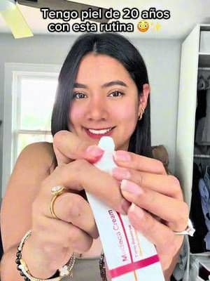 Este es mi gran secreto 🤫 para verme más joven ☺️ #tiktokshop #colombiana #skincareroutine #centellian24