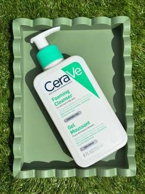Finally featuring the Foaming Cleanser from my Rising Star box ✨ Gentle formula designed to cleanse, control oil, and protect the skin barrier with ceramides and niacinamide. Lightweight, fragrance-free, and it foams beautifully 💚 @CeraVe #ad #gifted #lorealistaruk #lorealistarrisingstar #lorealistarceravefoaming #ceraveuk #ceraveskincarefoamcleanser #glow_with_ania