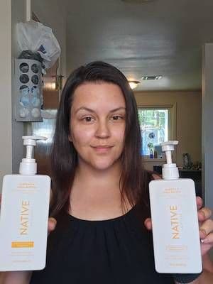 This shampoo + conditioner combo has my hair feeling SO soft and clean 😍 The shampoo lathers super easily (you don’t ne