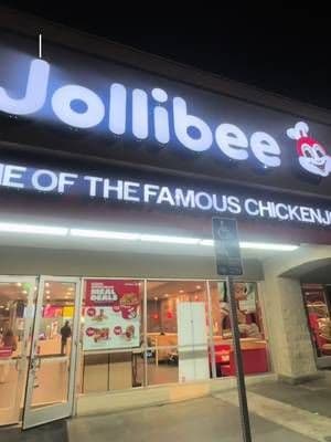 I love Jollibee! #ad #JollibeeAmbassador #JollibeeUSA #JollibeeDalyCity #JollyMerchShop @JollibeeUSA Go to https://merchshop.jollibeefoods.com/ & enjoy