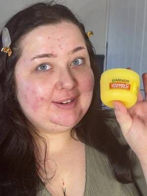 AD | Gifted Me trying to convince myself I like this moisturiser…🤭 @Garnier UK Sorbet Hydrating Cream #ad #sorbetcomp #skin