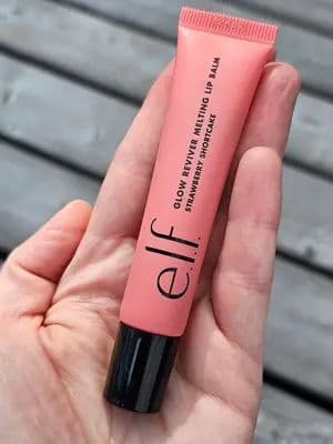 So I might have a slight obsession with lip balms, so i'm always excited to try a new one. Enter E.L.F Lip Balm in shade Strawberry Shortcake (15g). My thoughts: I really like how soft and buttery the lip balm is! It has a light pink strawberry shortcake hue, which I find complimentary. My lips felt very hydrated and soft afterwards. Thankfully, the lion balm is not sticky or tacky! I hate when that happens! Mostly because my hair ends up with the balm! Overall, I really liked this lip balm and would be happy to try the other hues and scents! About this product: πΒ A rich & strawberry-scented lip balm π Buildable soft pink colour, high-gloss shine & a boost of hydration π Long-lasting nourishing lip balm with a buttery soft formula π Formulated with 10% hydrating butters for soft, supple lips π Comes in six flavours & shades π 100% Vegan & Cruelty Free Star ingredients: π 2% shea butter π 5% mango butter π 3% cocoa butter π 1% hyaluronic acid blend All e.l.f. products are free from phthalates, parabens, nonylphenol ethoxylates, triclosan, & triclocarban. I received this product for free from Topbox Marketing for testing and review purposes. @elfcosmetics #lipbalm #liptint #tiktokmademebuyit #review #strawberry