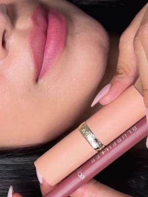 #GiftedByLorealParis 💄✨ Encontré mi lip combo PERFECTO y no lo suelto 😍 El Colour Riche Blurred Matte 601+ el BlurFiller Lip Liner 635 dejan los labios suaves, difuminados y con ese efecto voluminoso que se ve carísimo 💋 Cómodo, cremoso y literal se desliza solo. @loréal paris usa @L’Oréal Paris #LOrealParisLipInnovation #LorealParis #LipCombo #BlurredLips