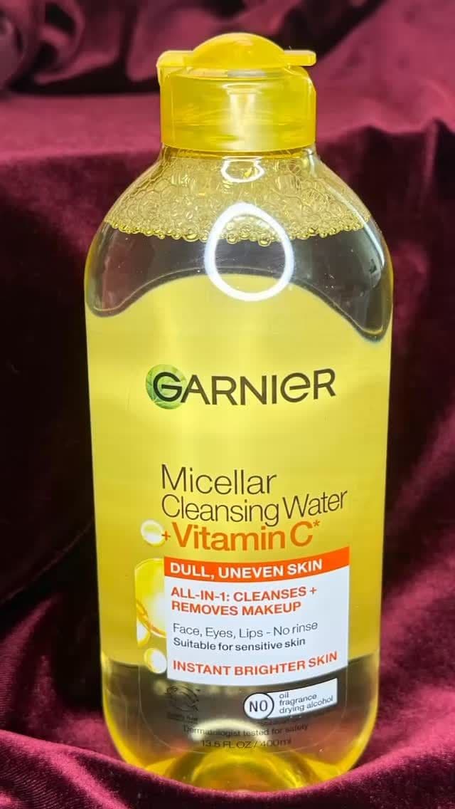 #GarnierPartner ooooooh, look what LOrealiStar sent me! Partnered with Garnier, this is their Micellar Cleansing Water+V