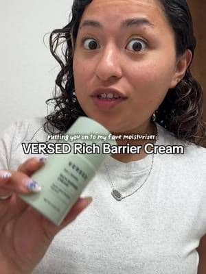 Daily Recovery Rich Barrier Cream delivers deep hydration in a breathable, silky formula that restores moisture, strengthens your barrier, and calms skin instantly. Wear it during the day for seamless makeup application that doesn't pill and before bed to restore your skin's barrier overnight. Non-comedogenic and accepted by the National Eczema Association, itโs safe for sensitive skin, leaving skin softer, smoother, and visibly healthier over time. ๐ฆ #gifted #versed #versedrichbarriercream #skincare