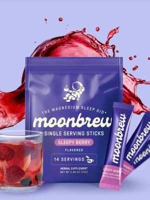 Si tu mente no para cuando te acuestas… necesitas probar esto 👇🌙 Moonbrew Sleepy Berry — magnesio + superfoods para dormir profundo y despertar sin cansancio ☀️ #MoonBrew #SleepSupport #MagnesiumGlycinate #BetterSleep #TikTokShop @MoonBrew
