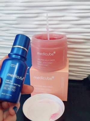 Microneedling serum + collagen jelly cream #tiktokshop #tiktokshopholidayhaul #christmas @Medicube US #medicube @Medicube Global #tiktokshop #tiktokmademebuyit #tiktokshopholidayhaul
