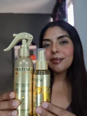 Mi nueva rutina favorita para el diario con @Pantene México ✨ Primero el Spray PRO-Tector para un escudo 10 en 1 contra el daño, y cierro con el Óleo Nutritivo con Keratina para un brillo espectacular inmediato sin pesadez. ¡El cambio se nota desde la primera aplicación! 😍 @For_Me #PanteneMexico #OleoNutritivoPantene #pantenedesafiaeldañofm #Publicidad #pantenemexicofm