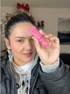 Probando este labial de @NYX Professional Makeup y el resultado me encantó 💗 Se siente cómodo, se ve natural y combina con todo. 👉 Lo dejo en el link #TikTokShop #BeautyTikTok #LabialNatural #MakeupReal #BeautyFinds